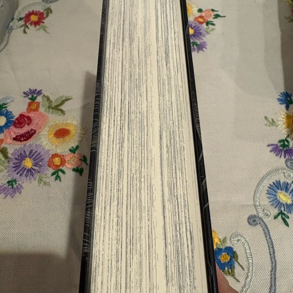 Tomie Graphic Novel by Junji Ito - Picture 4 of 4